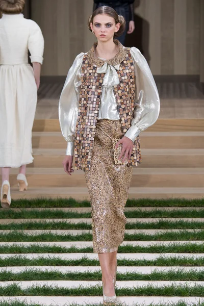 Look 24